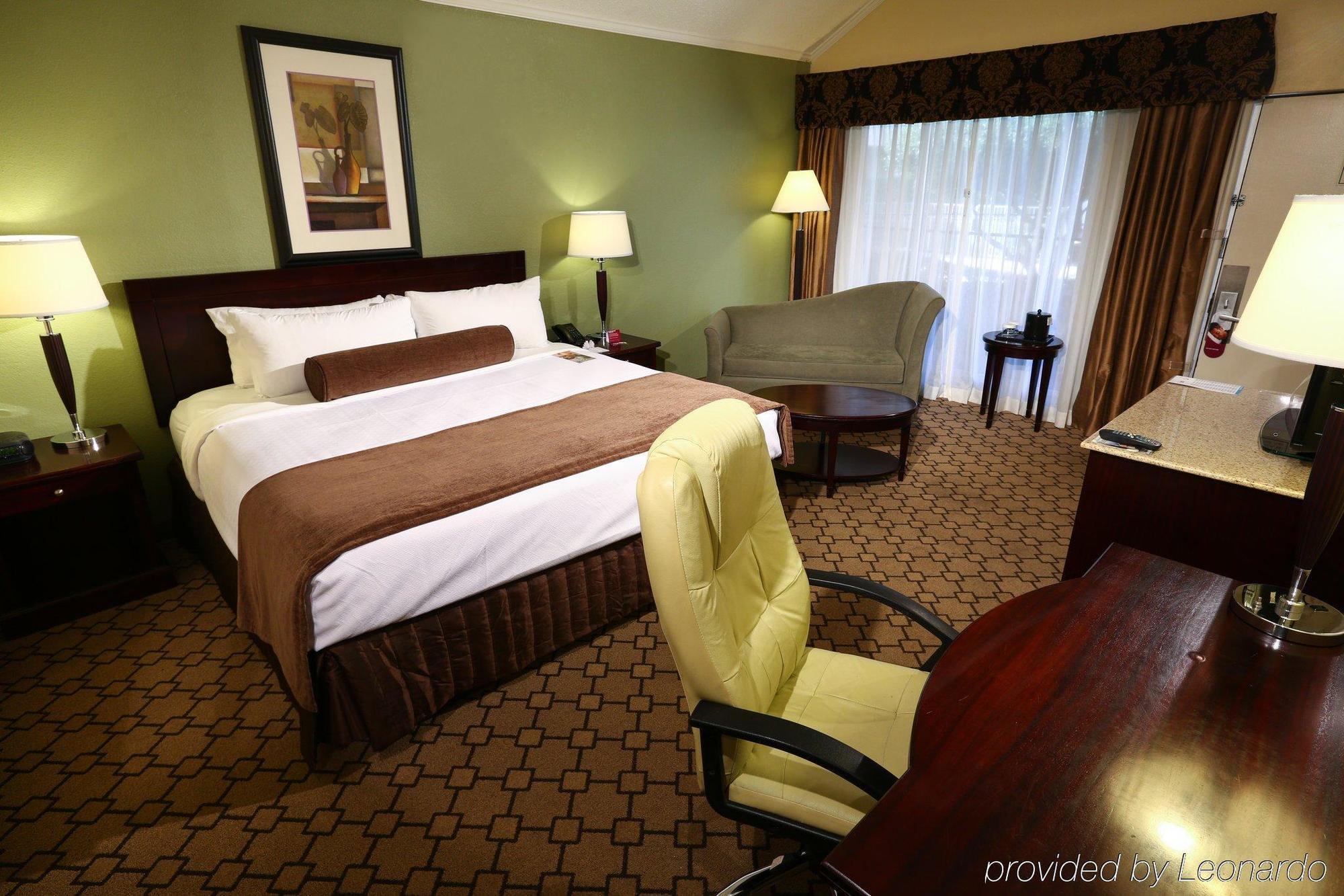 Wyndham Oklahoma City Room photo